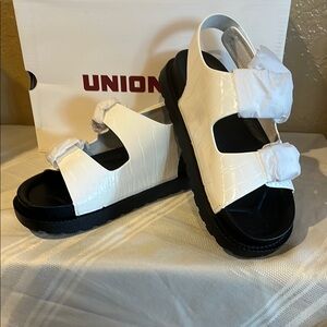 UNIONBAY White and Black Sandals with Adjustable Straps